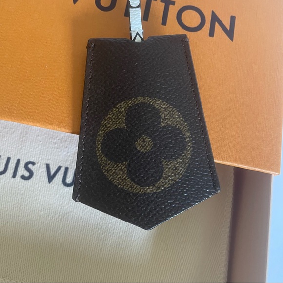 Louis Vuitton Giant Monogram Reverse Key Lanyard Clochette - Picture 6 of 11